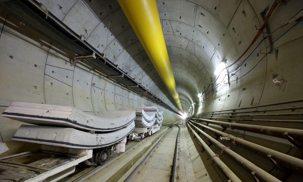 High Tensile Strength Lay Flat Ventilation Duct for Mining and Tunneling(图2) High Tensile Strength Lay Flat Ventilation Duct for Mining and Tunneling(图2)