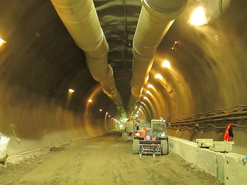 The Role of Fire Retardant PVC Air Duct in Preventing Mine Fire(图2) The Role of Fire Retardant PVC Air Duct in Preventing Mine Fire(图2)
