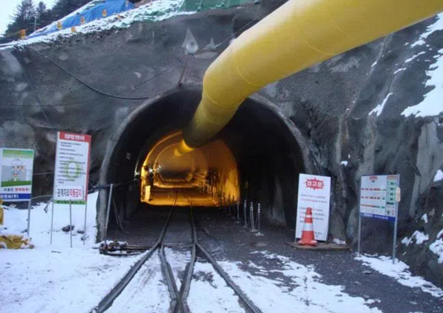 Underground Project Flexible Anti-explosion PVC Vent Ducting (图1) Underground Project Flexible Anti-explosion PVC Vent Ducting (图1)